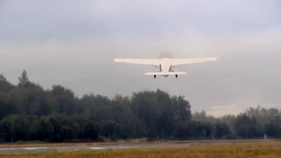 WINGSUIT RACING - Human Flight at 140mph!