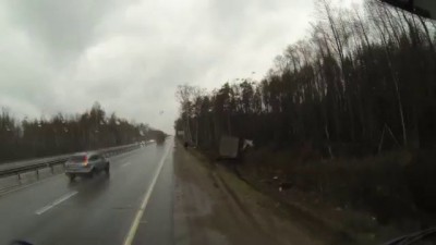 Грузовой эвакуатор.Вытаскивание груженой фуры.