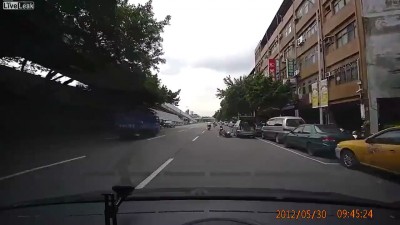 Смс за рулём мопеда