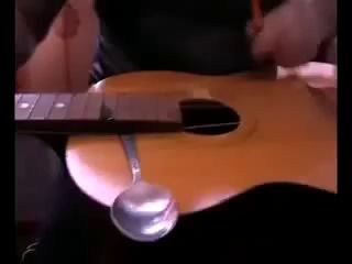 Как играть рок на акустической гитаре