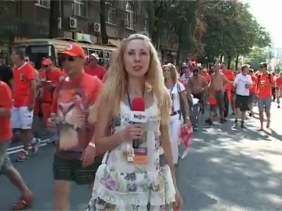 Голландцы и харьковский репортер. Holland fans & Ukrainian journalists