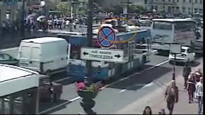 Сбила пешика на его красный свет