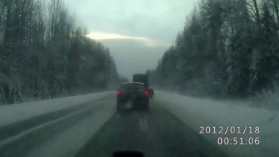 Захотел обогнать фургон, но что-то пошло не так...