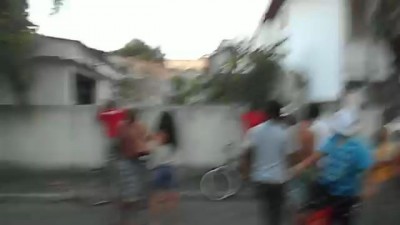 Жители ловят грабитель 