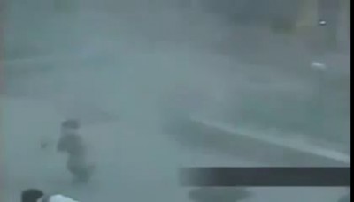 Поиск места утечки газа с помощью зажигалки