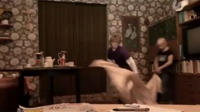 Детишки показывают трюк!