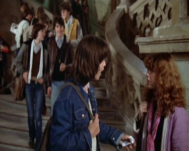 девченки смеются ни о чем