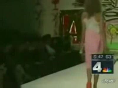 Смешное падение супер-модели