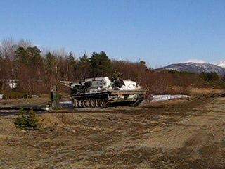 гусеницами по  авто