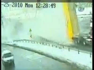 Грузовик снес мост с пешеходами