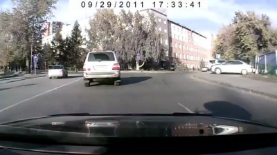 Проехал на все деньги / Drove on the wrong side near to police