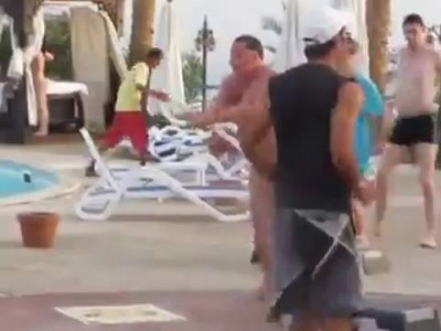 Мужик отжигает в Египте