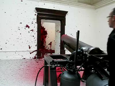 Anish Kapoor &quot;Shooting into the Corner&quot;