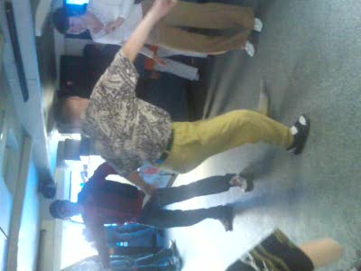 мужик зажигает