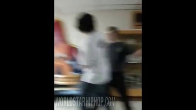 Мощный нокаут от очкарика