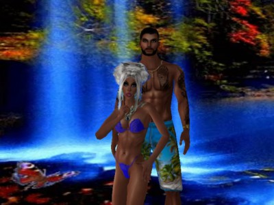 перед водопадом