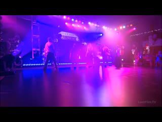 танец на балу выпускников