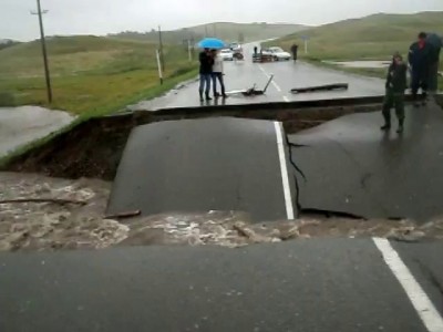 Обрушение дороги д. Кушеево 08.08.2013