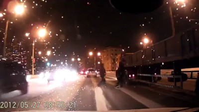 Вошел в полуприцеп...