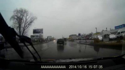 Он пропускал пешехода, а остальные задумались...