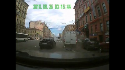 20-летний летчик на BMW сбил женщину