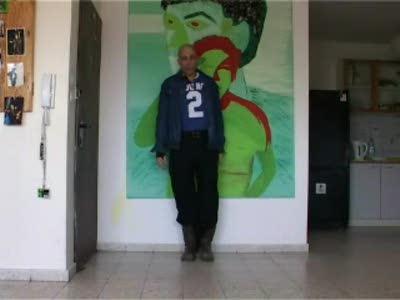 Фокус.Мужик ломает себя пополам!!!