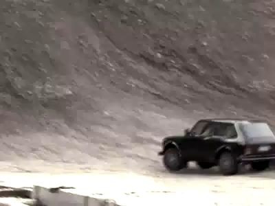 Lada Niva Jump Commercial