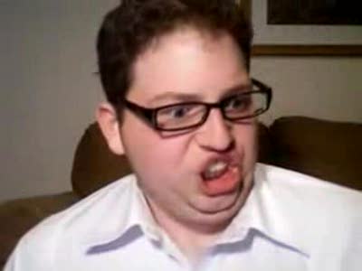 Парня плющит не подетски