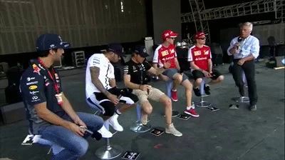 Льюис тролит Нико ))