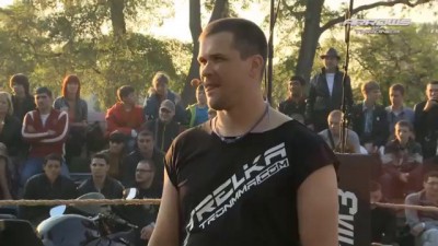 ARROWS street fight Hipster vs Boxer
