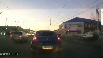 Тетка-пешеход прет на красный, летчик летит...