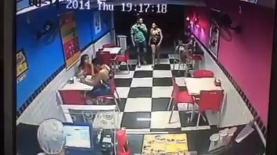 Зашли в кафе перекусить