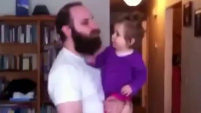 когда ребенок увидел папу без бороды...Смотрите что было