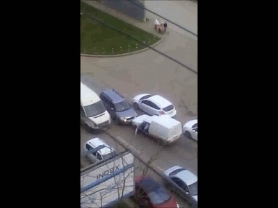 Дедушка на встречке и пирожок