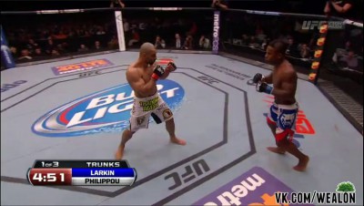 Константинос Филиппу победил Лоренца Ларкина