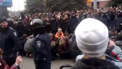 Захват в плен Евромайдановцев в Харькове 01.03.14. Последние новости