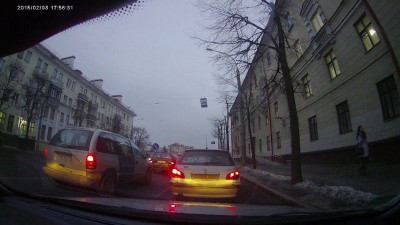 веселый пассажир такси