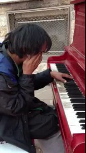 Man on the street plays beautifully