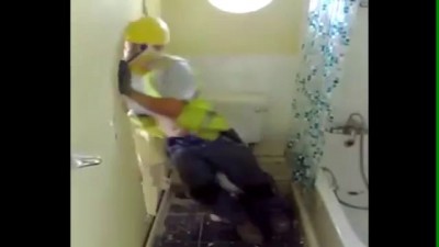 Суровые литовские рабочие