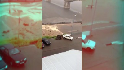 Машина свалилась в яму