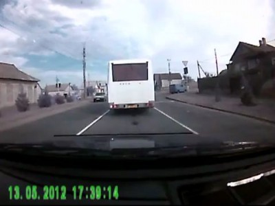 Авария в Камышине. Ауди и девятка..mp4