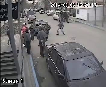 Козаки Аксьонова грабують іноземних журналістів. Відеодоказ