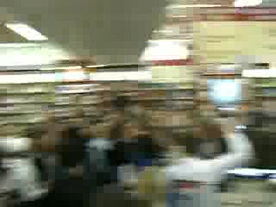 Васютке по мордасам.