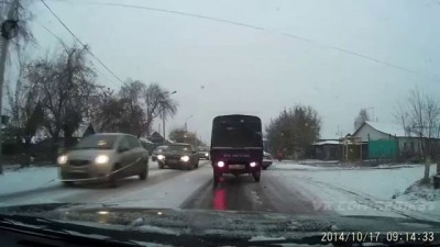 ДТП Омск: "паровозик" на ул. Воровского, 17.10.2014.