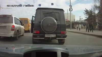 Черный плащ на Кубике "шатает" под Шатунова