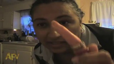 Семья Поддельные Шутки палец премии AFV (Family Fake Finger Prank Prize Winner AFV)