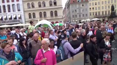 Massiver Protest gegen Angela Merkel - 29.08.2014 in Dresden