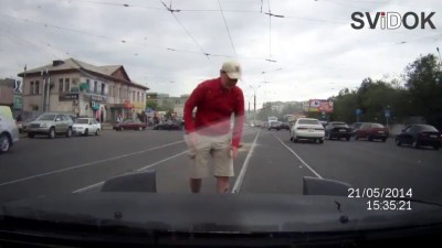 Хитрый сбил велосипедиста