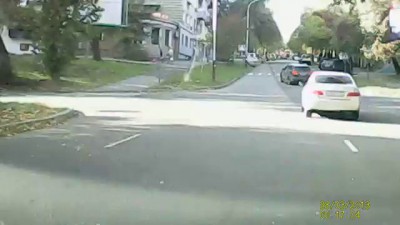 НЕ пропустил Camry на главной