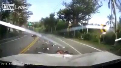 Действительно странная сцена. 18+